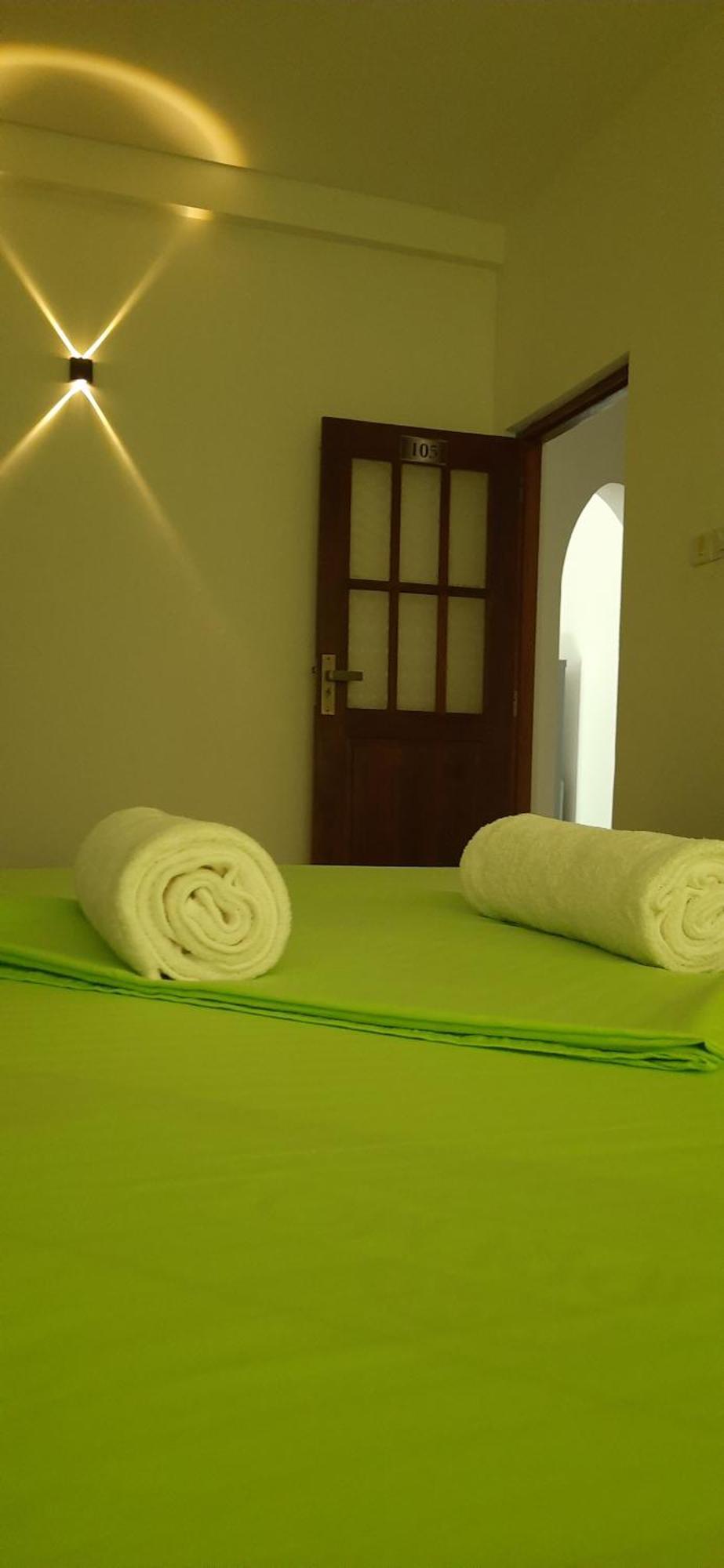 Seven Luck Palace Kandy Esterno foto