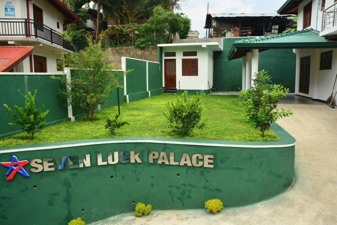 Seven Luck Palace Kandy Esterno foto