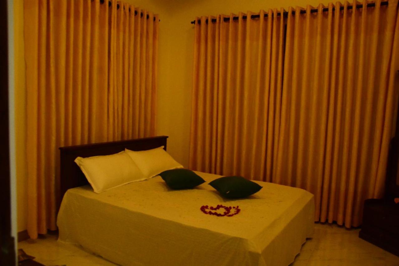 Seven Luck Palace Kandy Esterno foto