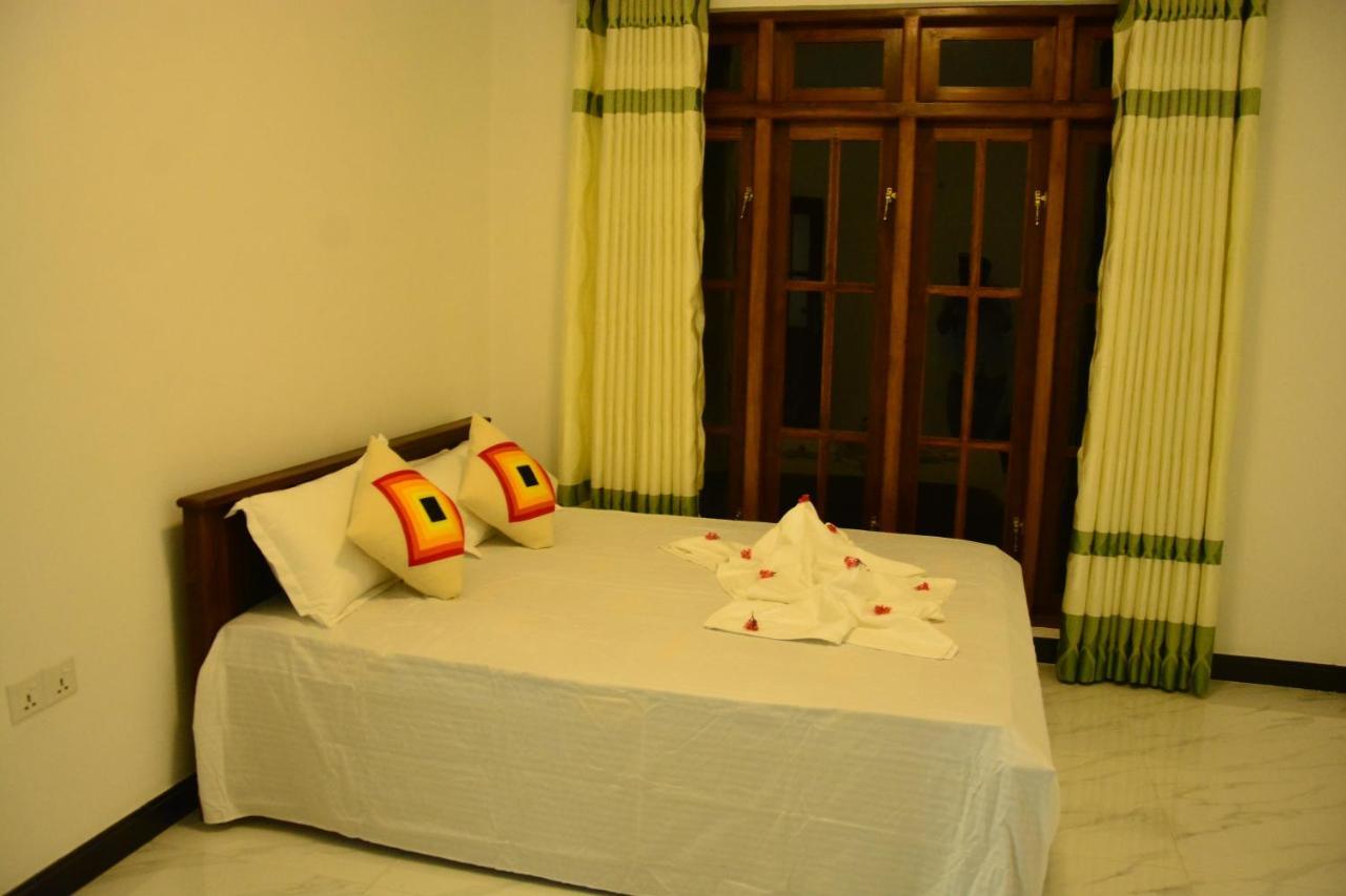 Seven Luck Palace Kandy Esterno foto
