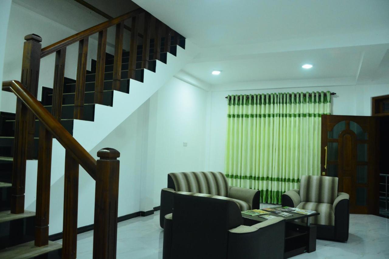 Seven Luck Palace Kandy Esterno foto