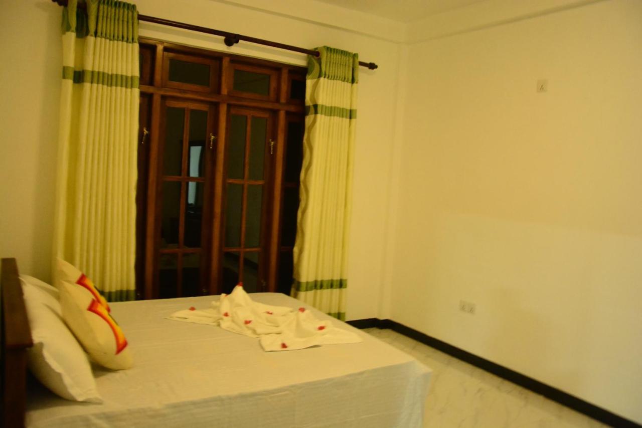 Seven Luck Palace Kandy Esterno foto