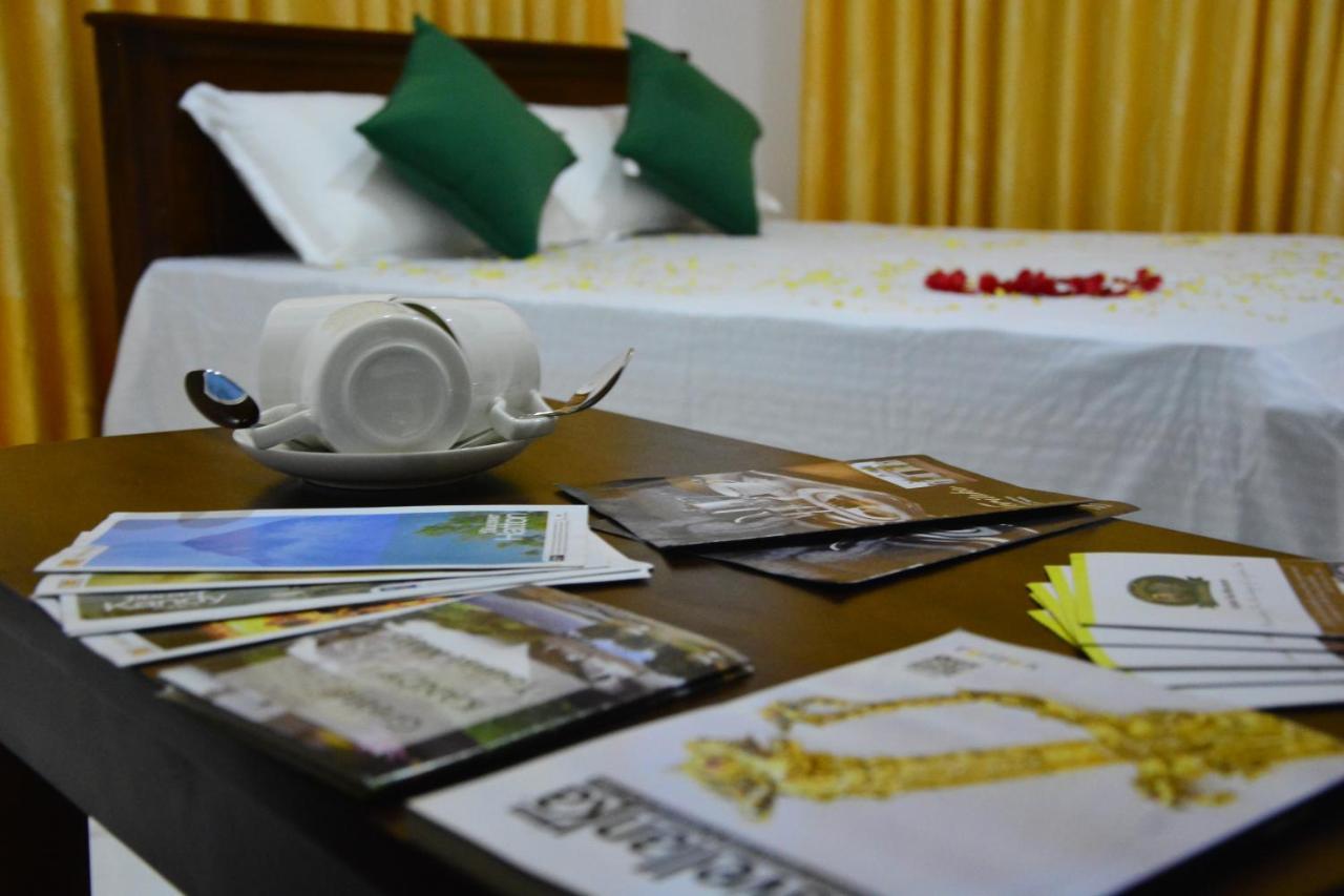 Seven Luck Palace Kandy Esterno foto