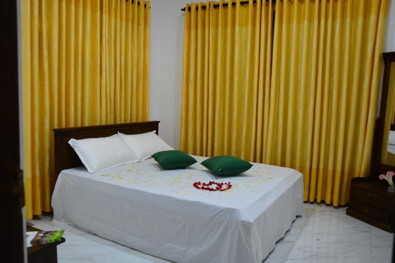 Seven Luck Palace Kandy Esterno foto