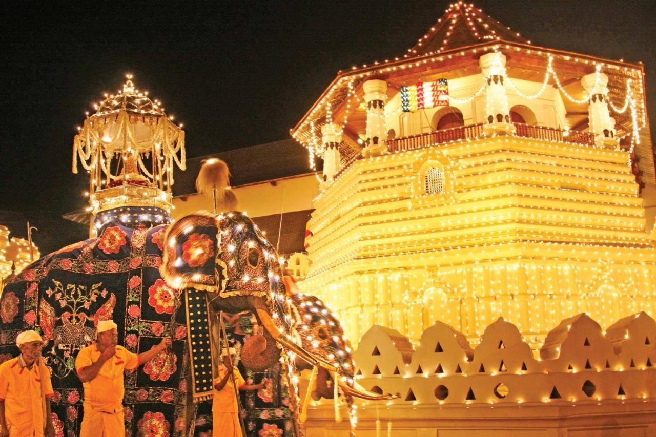 Seven Luck Palace Kandy Esterno foto